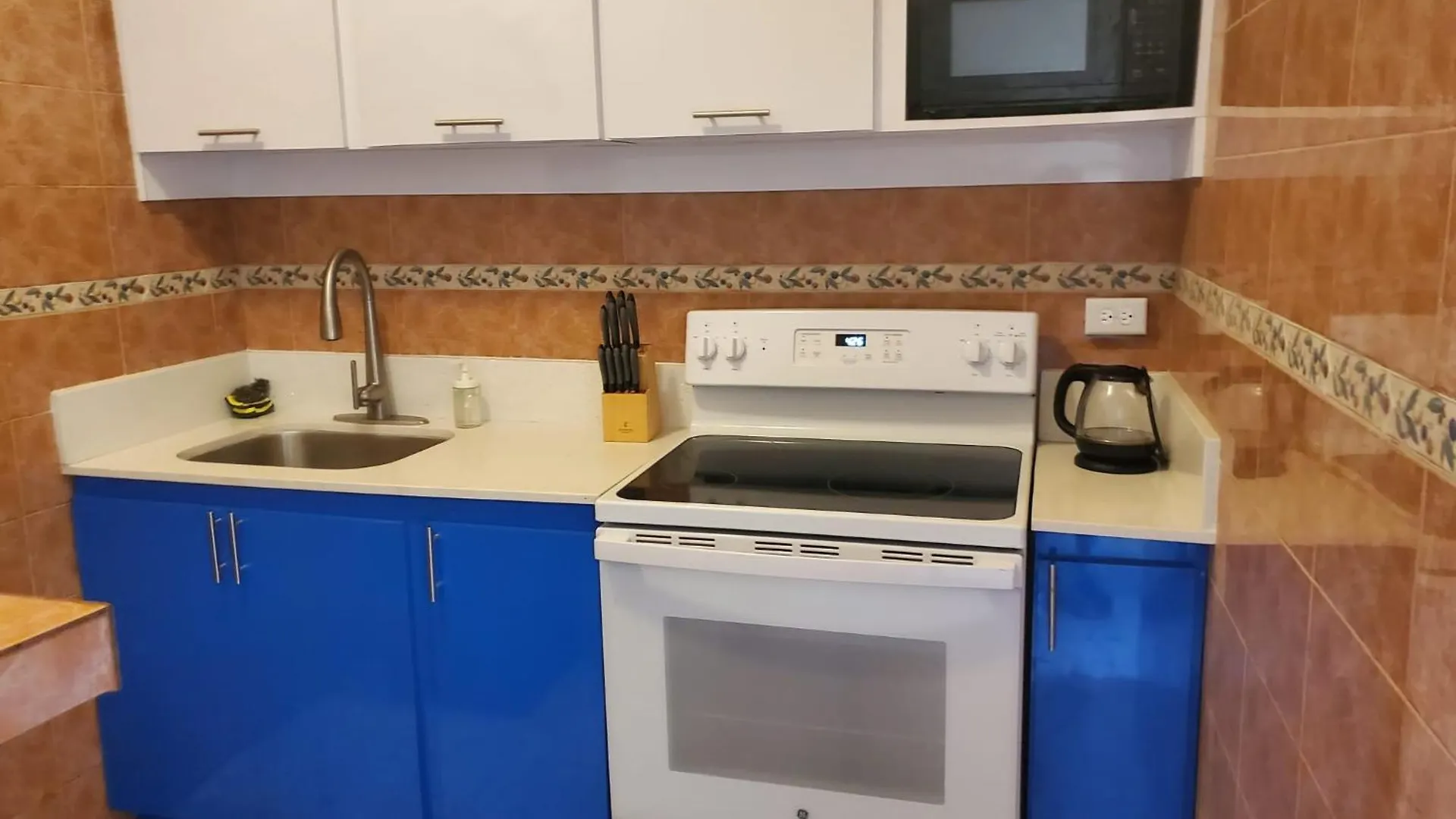 Apartment Del Valle Central Casa Near Trendy Calle Loiza- One Bedroom With Queen San Juan Puerto Rico
