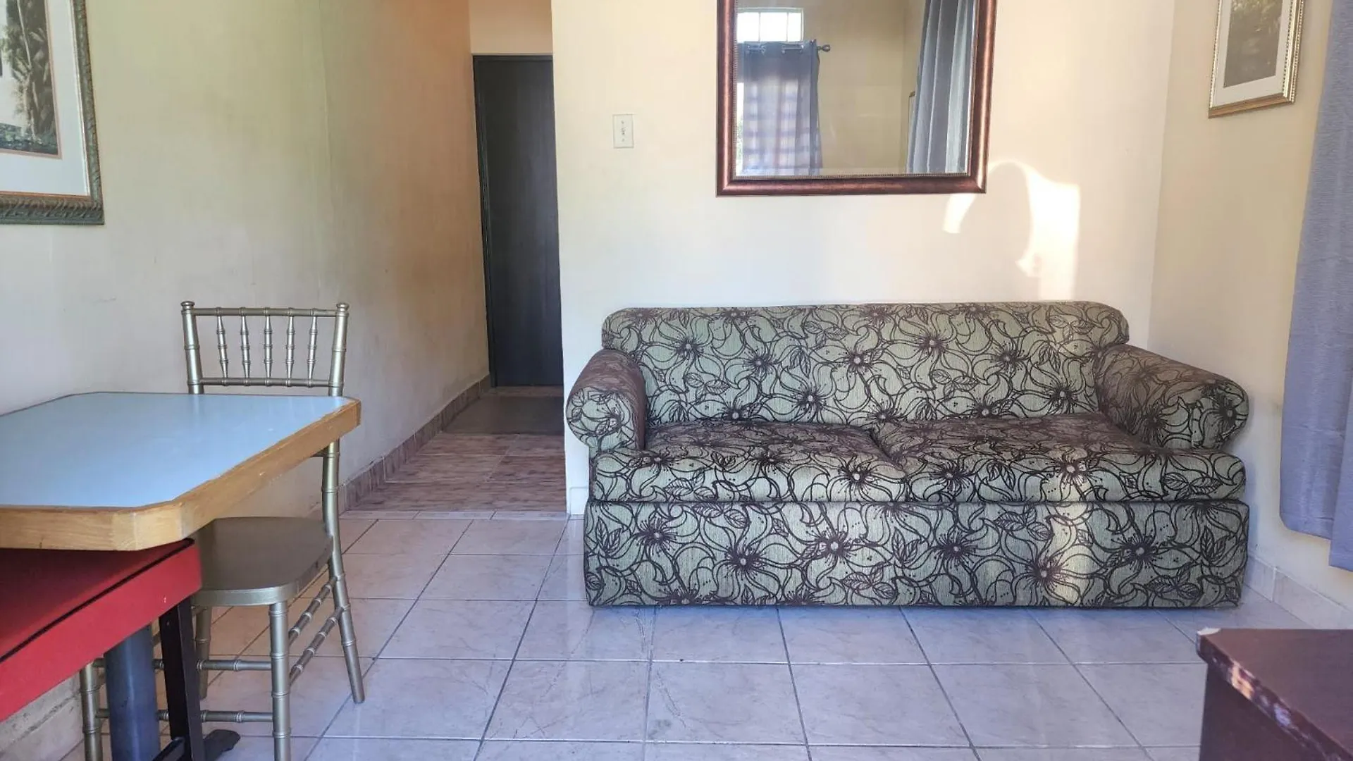 Del Valle Central Casa Near Trendy Calle Loiza- One Bedroom With Queen San Juan Apartment