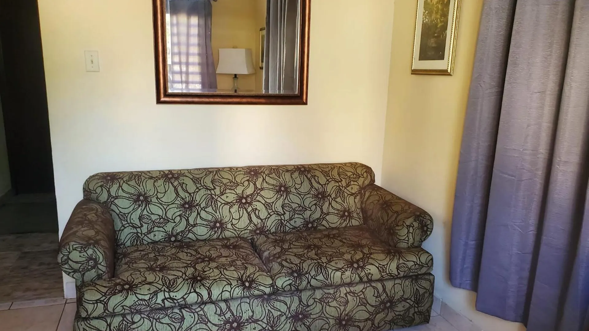 Del Valle Central Casa Near Trendy Calle Loiza- One Bedroom With Queen San Juan Apartment