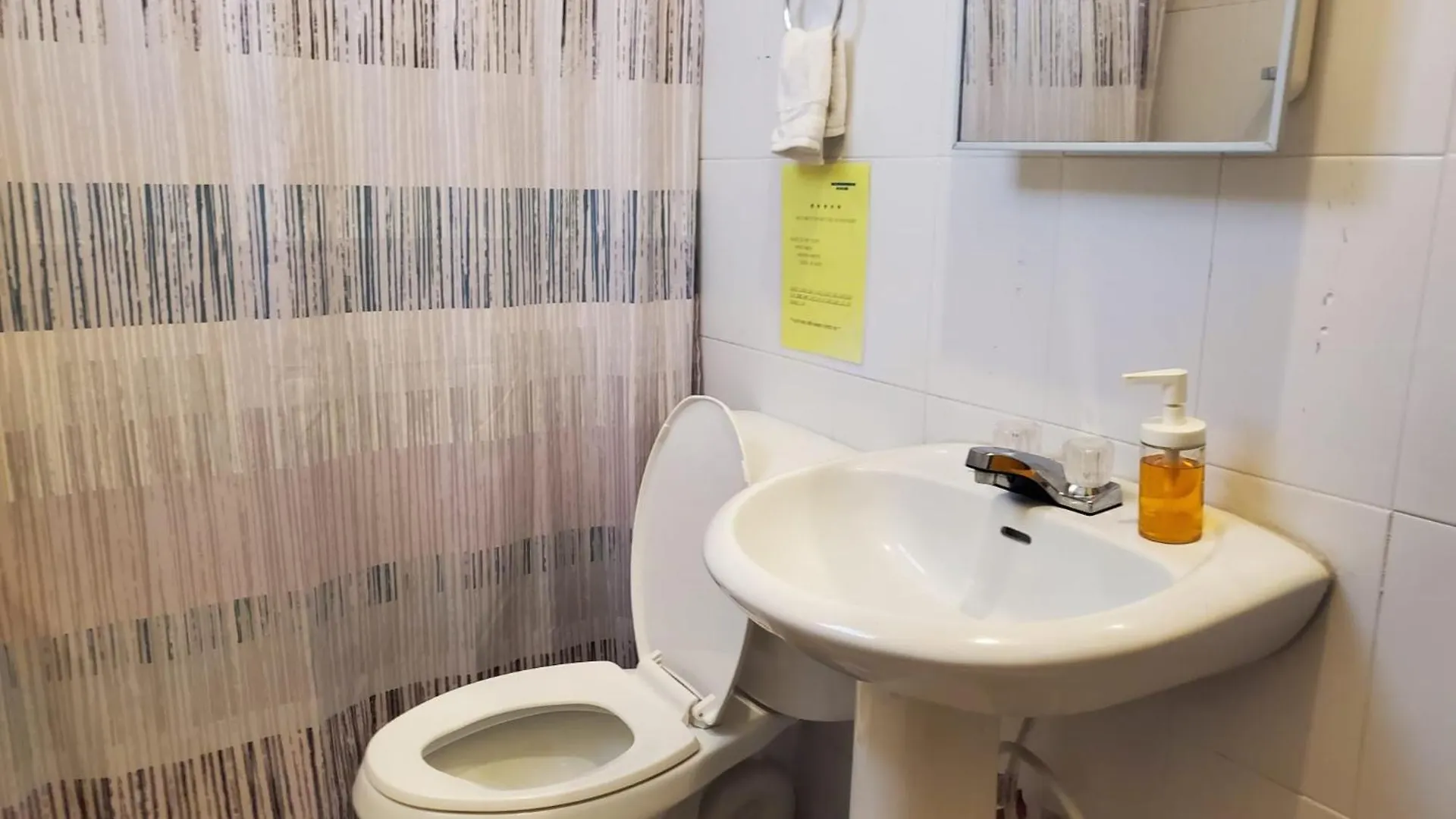 Apartment Del Valle Central Casa Near Trendy Calle Loiza- One Bedroom With Queen San Juan