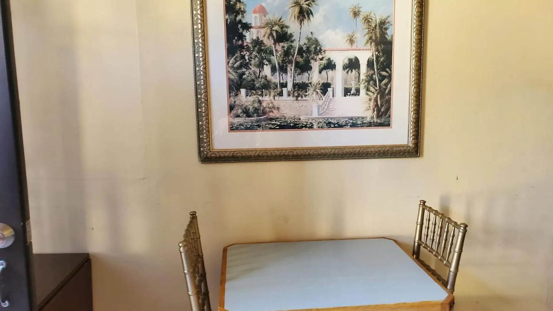 Del Valle Central Casa Near Trendy Calle Loiza- One Bedroom With Queen San Juan